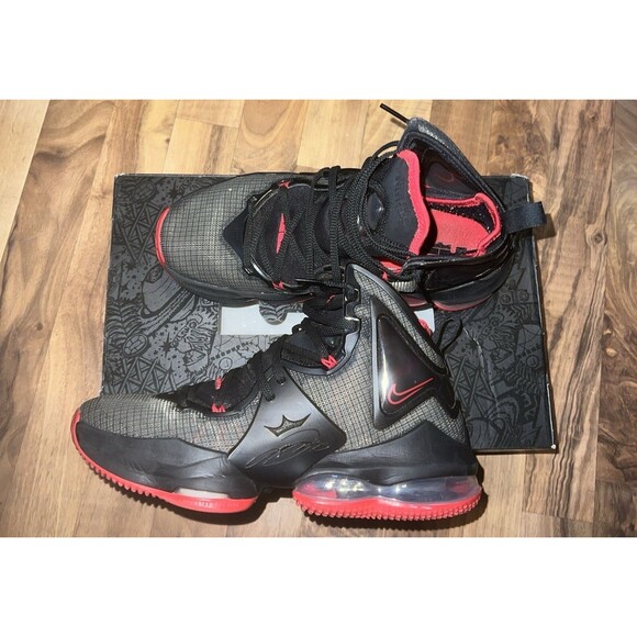Nike LeBron Size 7YTennis Shoe - DD00418-011 Red Black slightly used